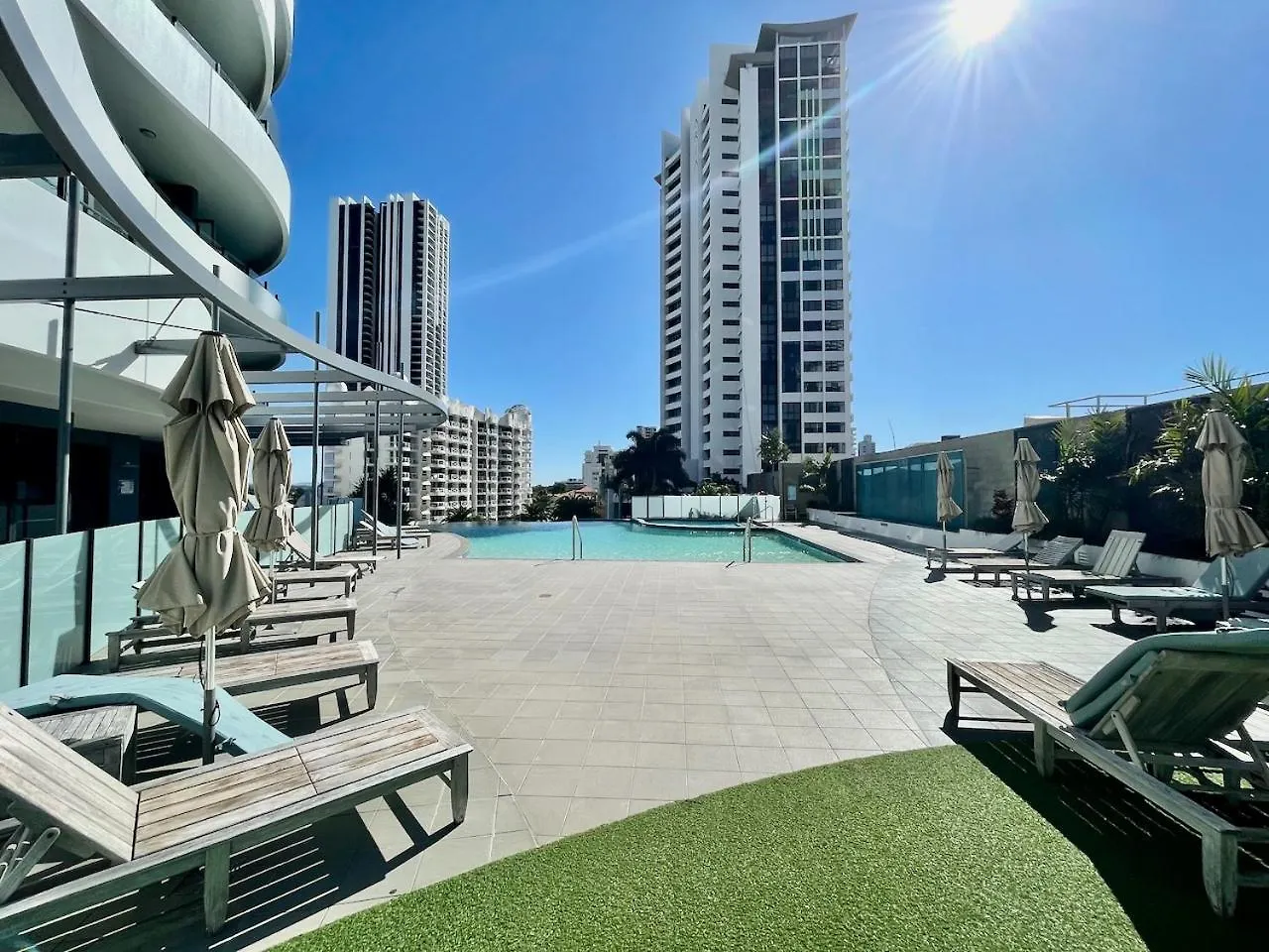 The Wave 2404 Daire Gold Coast Avustralya