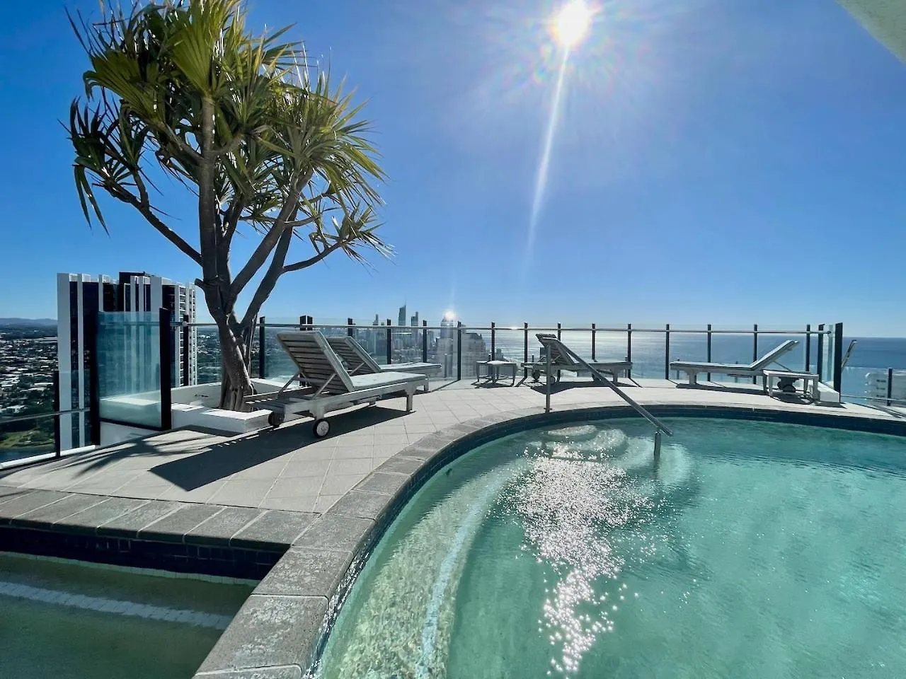 The Wave 2404 Daire Gold Coast