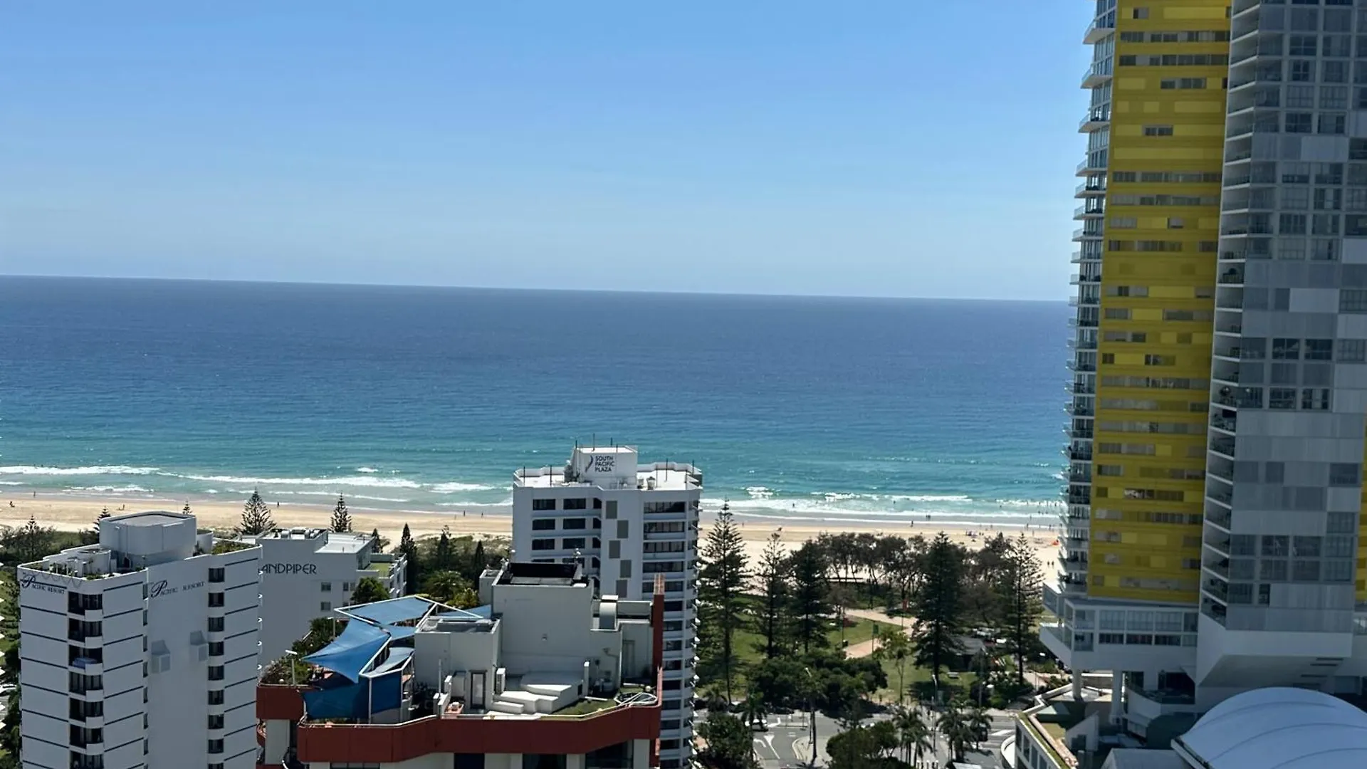 The Wave 2404 Daire Gold Coast