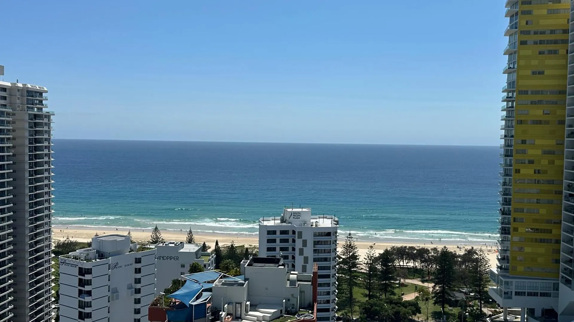 The Wave 2404 Daire Gold Coast