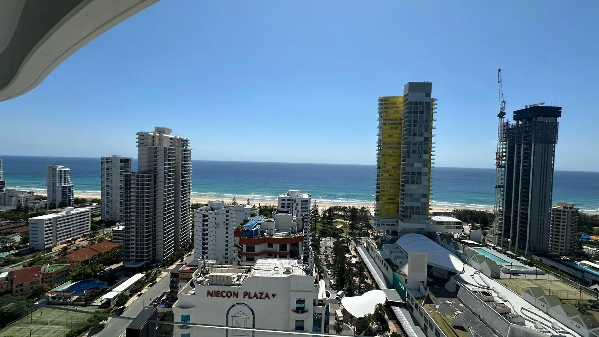 The Wave 2404 Daire Gold Coast